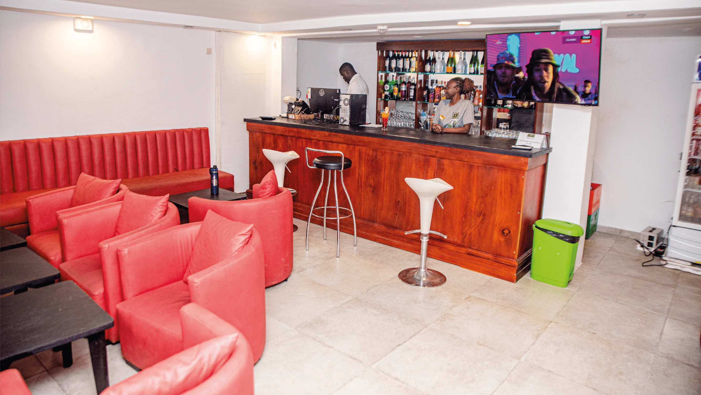 bar-night-yakro-3.webp